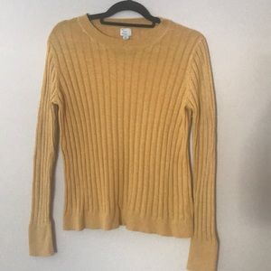 Mustard color sweater, large, a new day